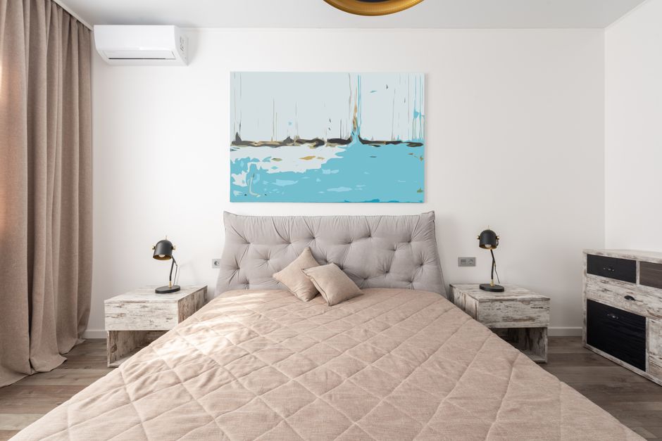 Schelpen en kaarsen als stranddecoratie